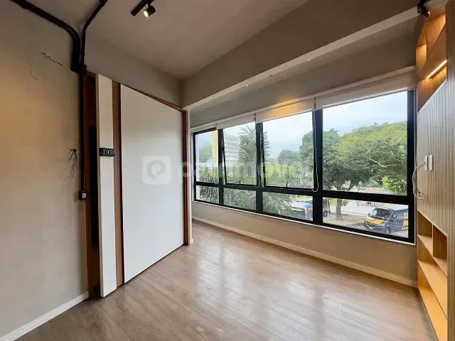 Sala com 70m², para alugar, no bairro Leblon em Rio de Janeiro