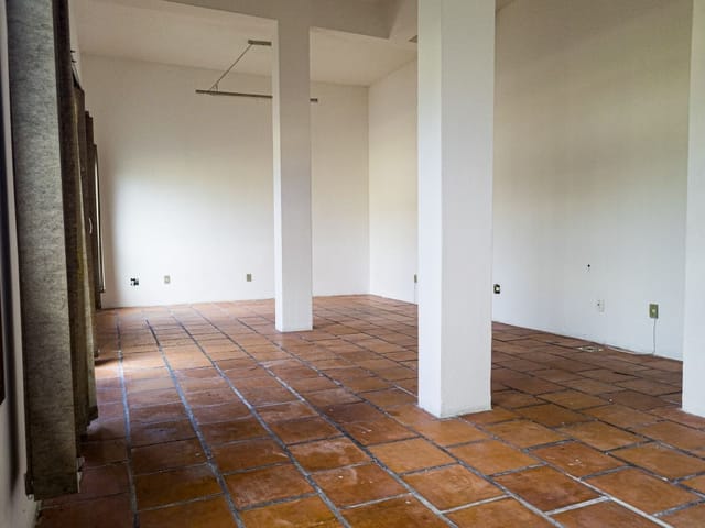 Sala à venda ou para alugar, no bairro Centro em Pelotas