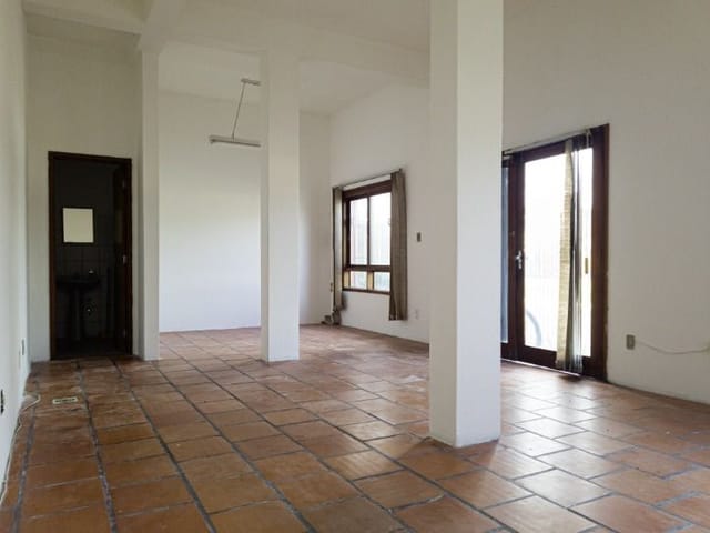 Sala à venda ou para alugar, no bairro Centro em Pelotas