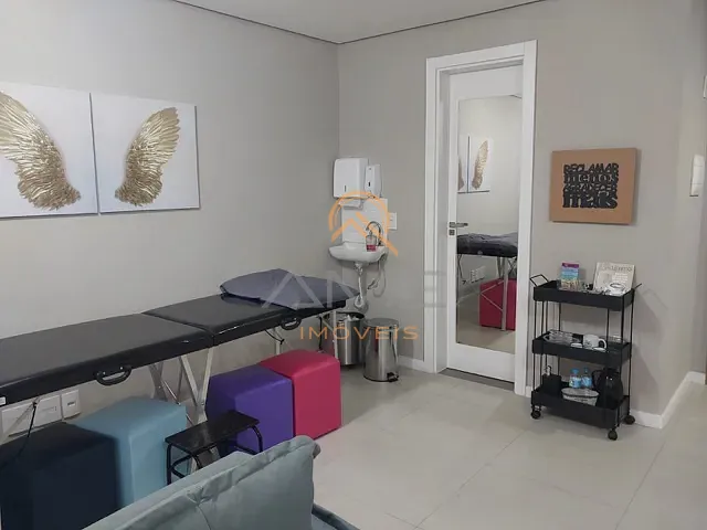 Sala à venda, no bairro São Gonçalo em Pelotas