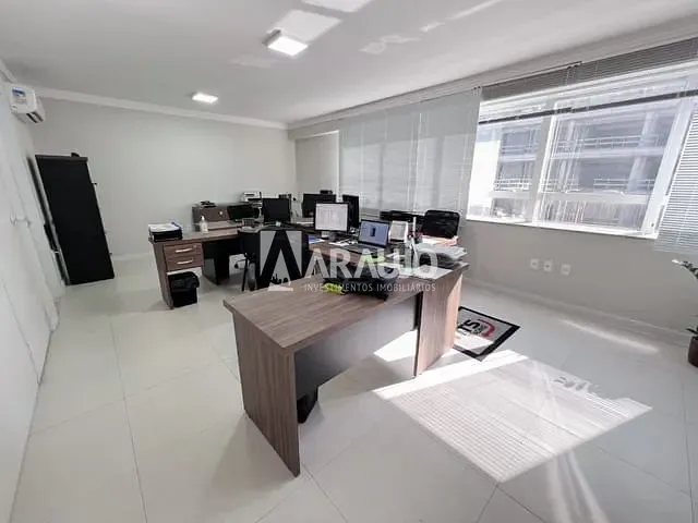 Sala à venda, no bairro Centro em Itajaí