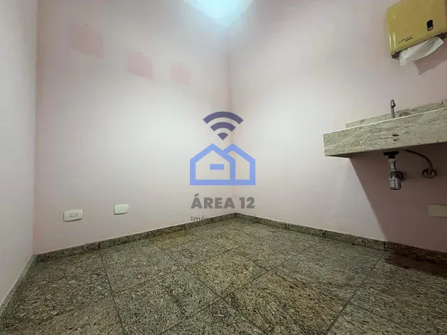 Sala com 100m², à venda, no bairro Centro em Caraguatatuba