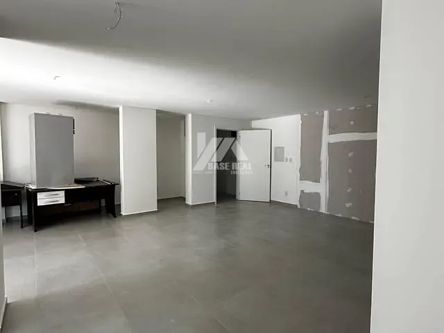 Sala com 73m² 1 quarto e 1 banheiro, para alugar, no bairro Centro em Guarapuava