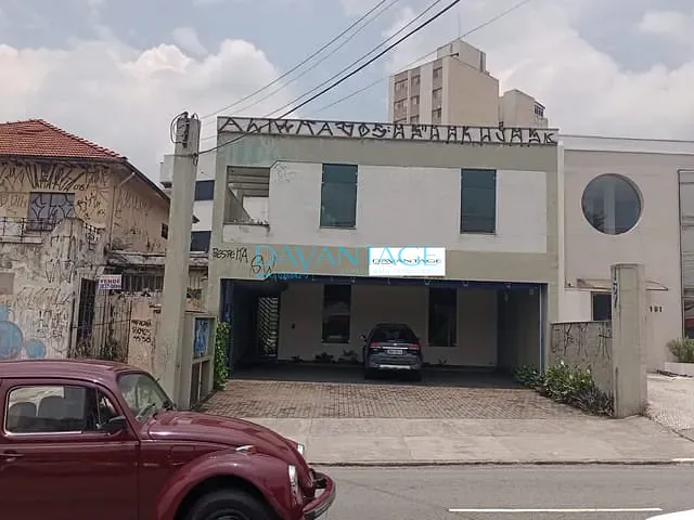 Prédio com 250m², para alugar, no bairro Alto da Lapa em São Paulo