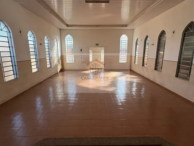 Sala com 300m², à venda, no bairro Conjunto Habitacional San Fernando em Rolândia