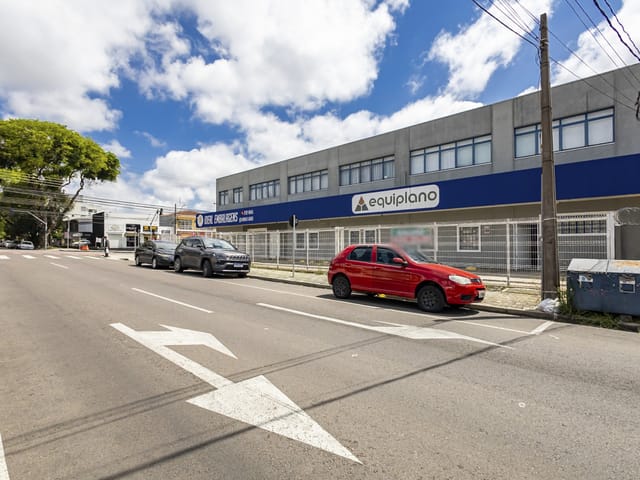 Sala à venda, no bairro Bacacheri em Curitiba