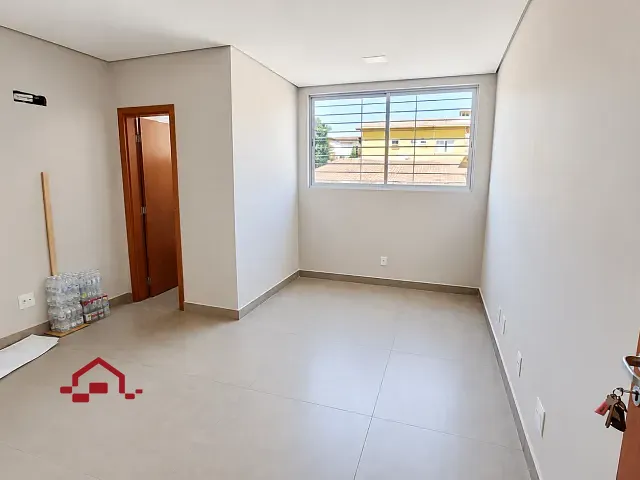 Sala com 25m², para alugar, no bairro Padre Eustáquio em Belo Horizonte