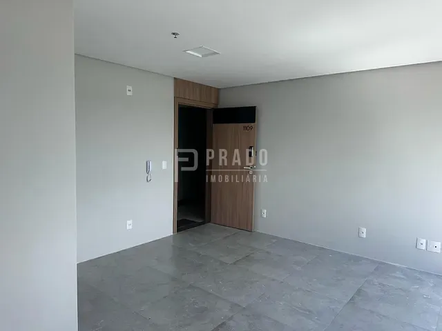 Sala à venda, no bairro São Gonçalo em Pelotas
