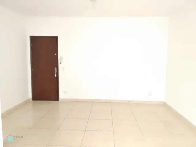 Sala com 25m², para alugar, no bairro Moinho Velho em São Paulo
