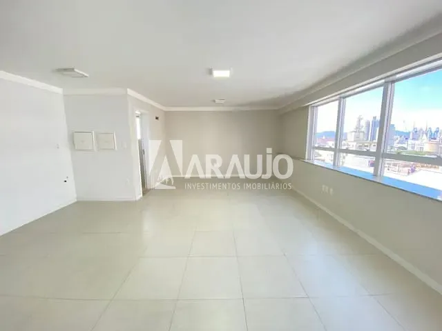 Sala à venda, no bairro Centro em Itajaí