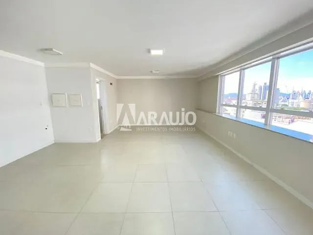 Sala à venda, no bairro Centro em Itajaí