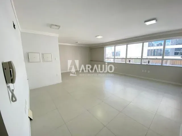 Sala à venda, no bairro Centro em Itajaí