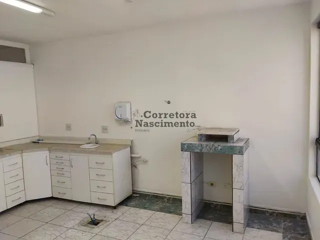Sala com 36m², para alugar, no bairro Centro em Jacareí