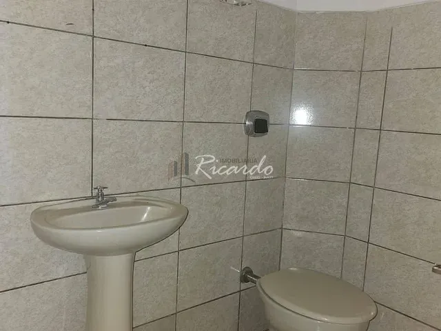 Sala para alugar, no bairro Centro em Arapongas