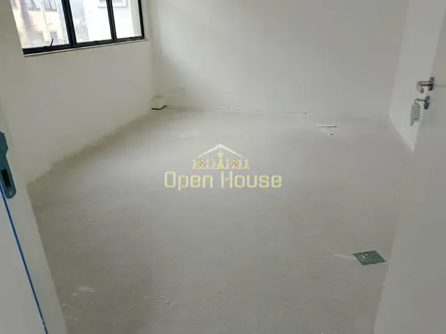 Sala com 27m², à venda, no bairro Vila Santa Cecília em Volta Redonda