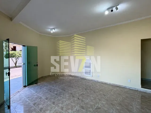 Sala com 32m², para alugar, no bairro Jardim Panorama em Bauru