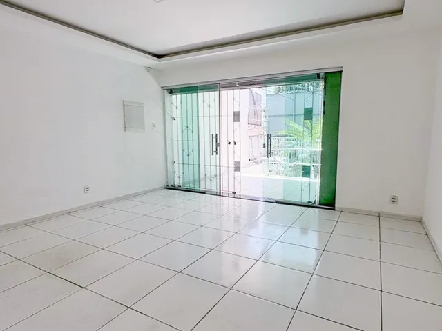 Sala 4 quartos e 2 banheiros, para alugar, no bairro Campina em Belém