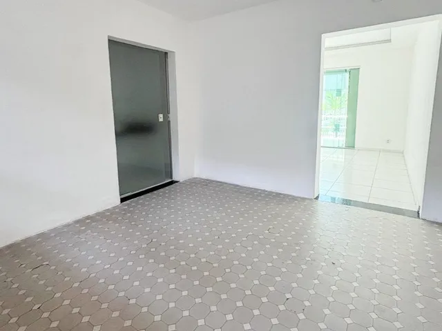 Sala 4 quartos e 2 banheiros, para alugar, no bairro Campina em Belém