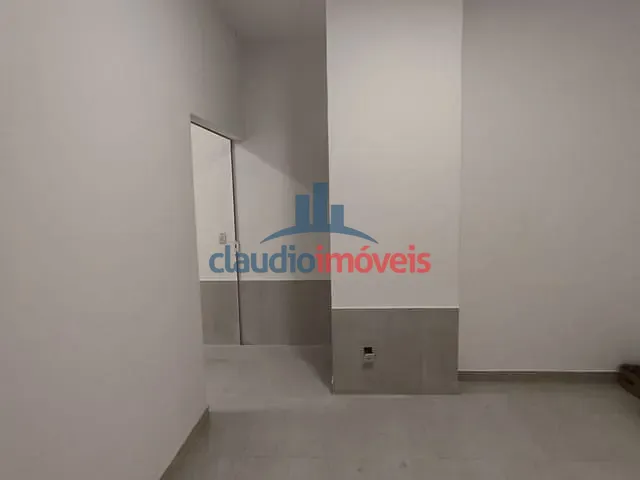 Sala 1 quarto e 1 banheiro, para alugar, no bairro Centro em Barra Mansa