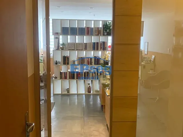 Sala à venda, no bairro Stiep em Salvador