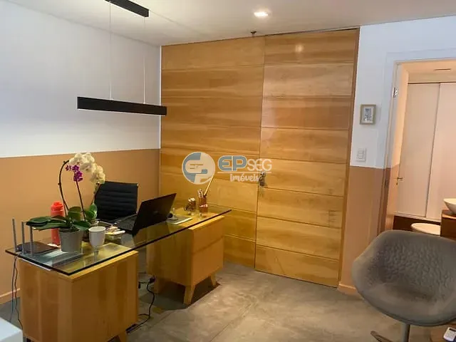 Sala à venda, no bairro Stiep em Salvador