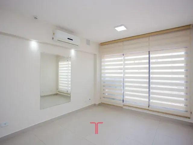 Sala com 40m², para alugar, no bairro Portão em Curitiba