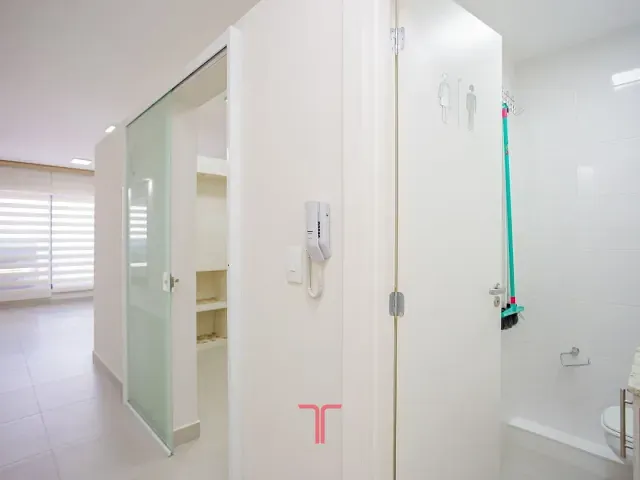 Sala com 40m², para alugar, no bairro Portão em Curitiba