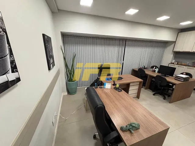 Sala à venda, no bairro Bosque Flamboyant em Taubaté