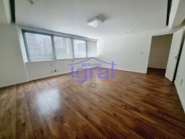 Sala à venda ou para alugar, no bairro Cidade Monções em São Paulo
