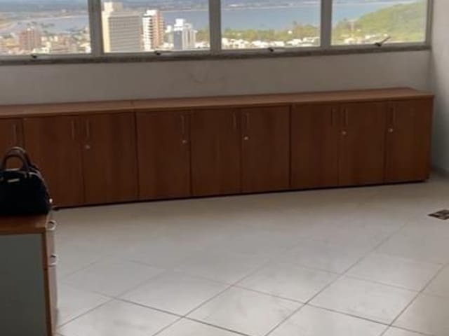 Sala com 33m², à venda, no bairro Centro em Macaé