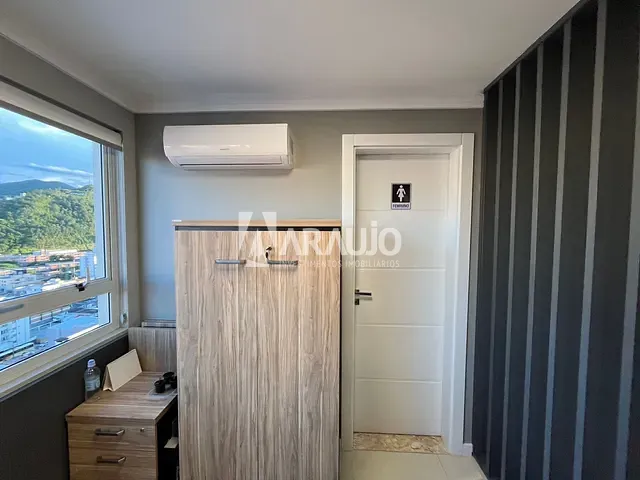 Sala com 59m², à venda, no bairro Centro em Itajaí