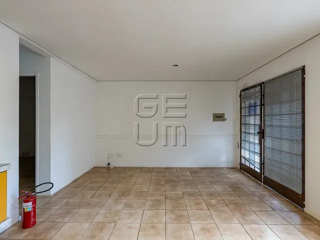 Sala para alugar, no bairro Centro em Londrina