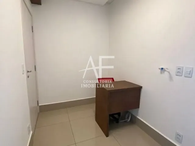 Sala com 36m², à venda, no bairro Parque Senhor do Bonfim em Taubaté