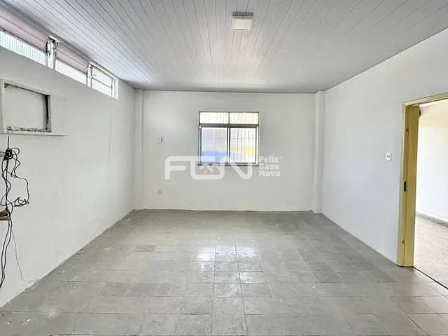 Sala à venda, no bairro Centro em Camaçari