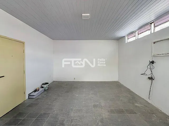 Sala à venda, no bairro Centro em Camaçari