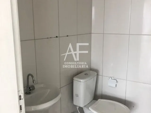 Sala com 30m², para alugar, no bairro Parque São Luís em Taubaté