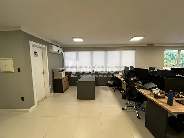 Sala com 59m², à venda, no bairro Centro em Itajaí