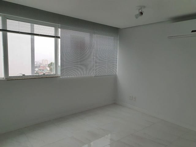 Sala à venda, no bairro Sanvitto em Caxias do Sul