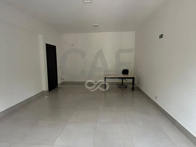 Sala com 38m², para alugar, no bairro Parque Residencial Imigrantes em Holambra