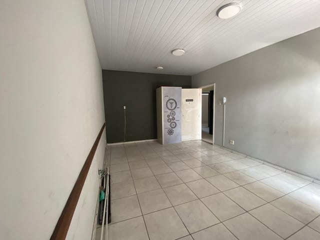 Sala com 28m², para alugar, no bairro Realengo em Rio de Janeiro
