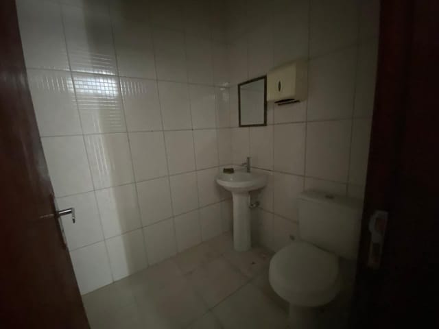 Sala com 28m², para alugar, no bairro Realengo em Rio de Janeiro