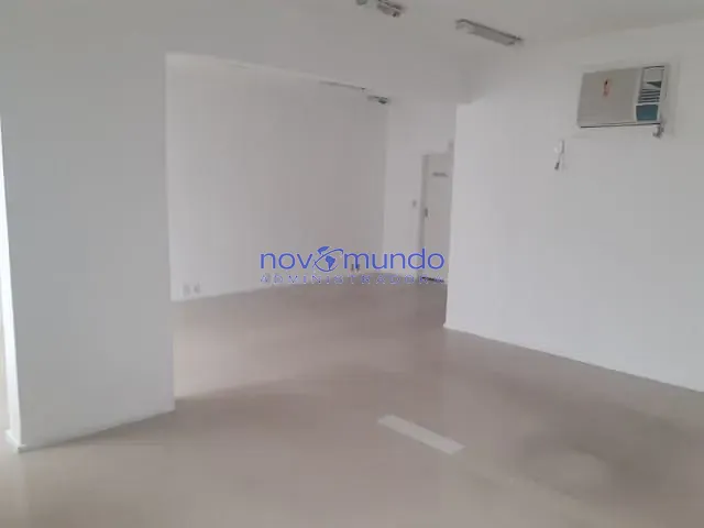 Sala à venda, no bairro Tijuca em Rio de Janeiro