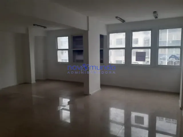 Sala à venda, no bairro Tijuca em Rio de Janeiro