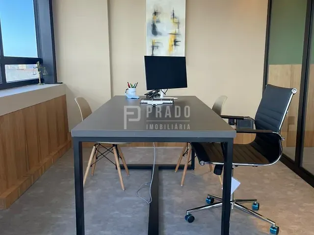 Sala à venda, no bairro Centro em Pelotas