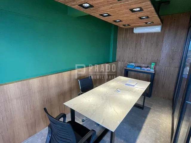 Sala à venda, no bairro Centro em Pelotas