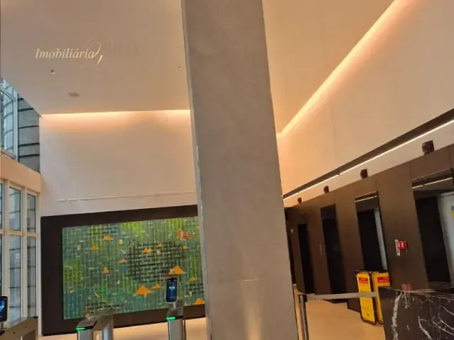 Sala com 57m², para alugar, no bairro Centro em Curitiba