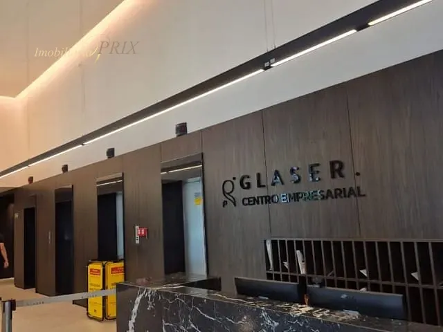 Sala com 57m², para alugar, no bairro Centro em Curitiba