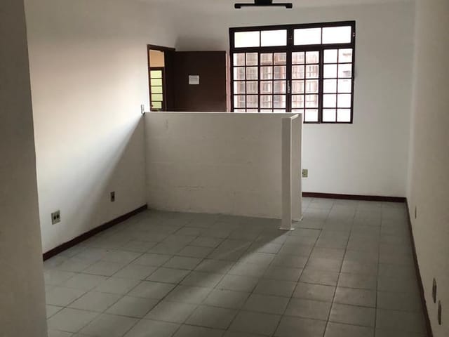 Sala com 400m², à venda, no bairro Cachoeirinha em Belo Horizonte