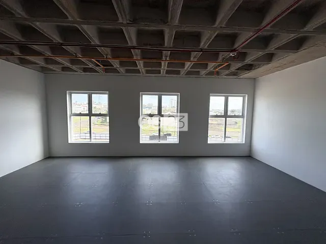 Sala com 122m², à venda ou para alugar, no bairro Bela Suiça em Londrina