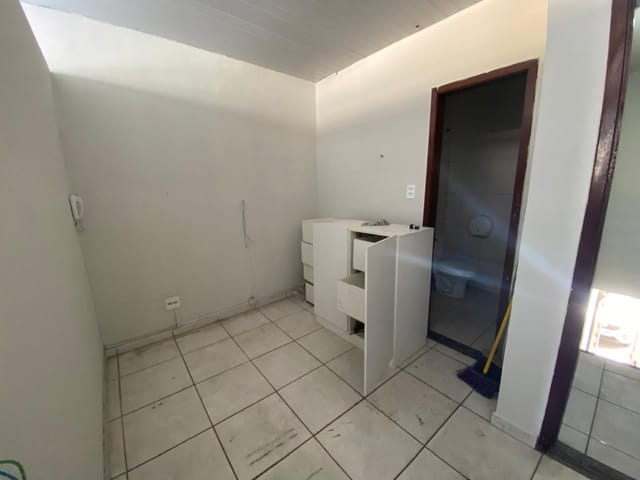 Sala com 28m², para alugar, no bairro Realengo em Rio de Janeiro